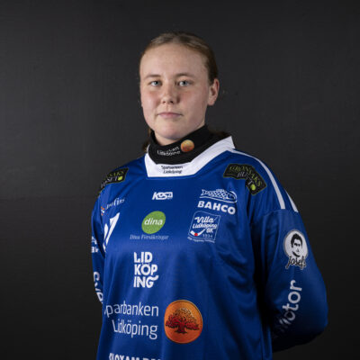 27 Molly Johansson